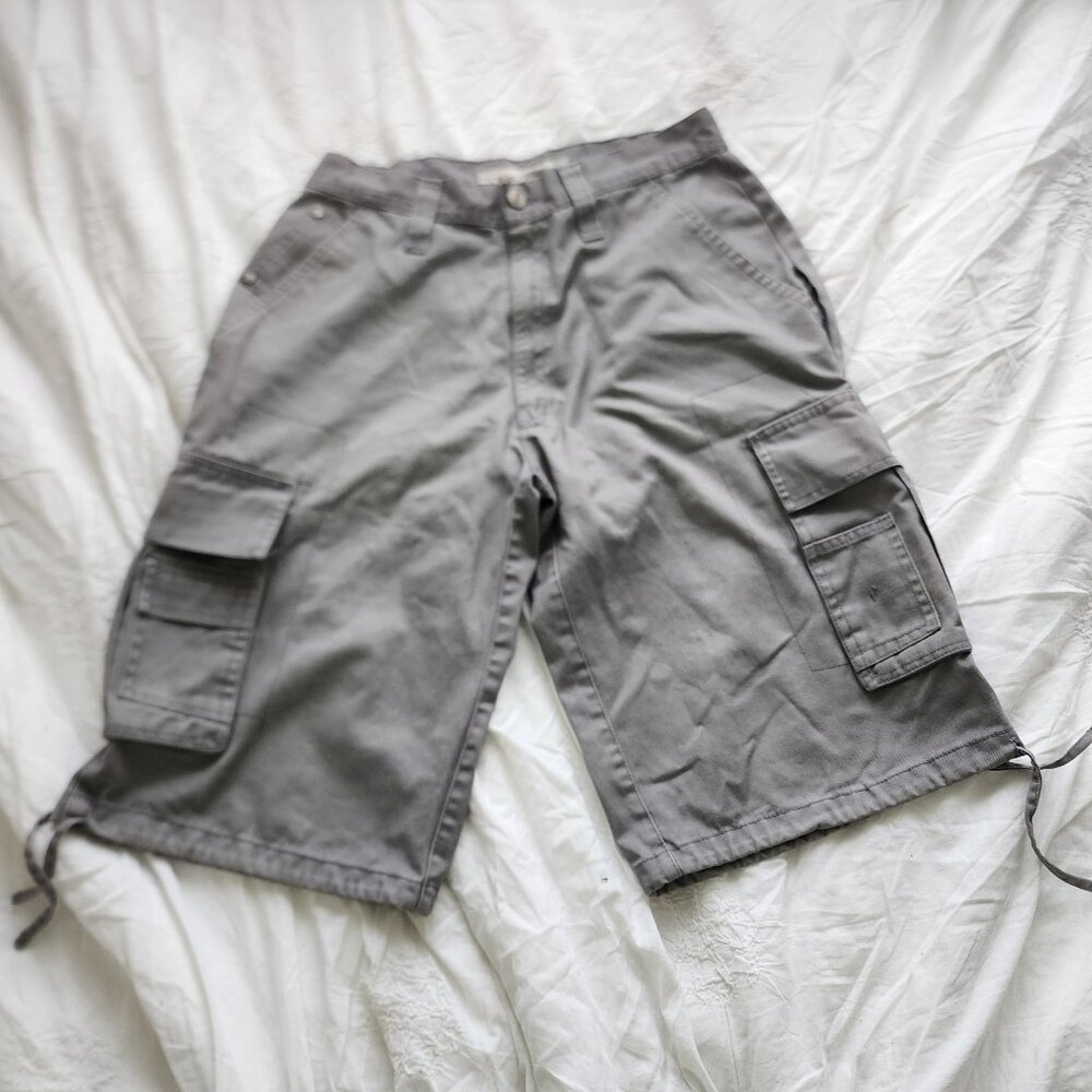 Regal Wear Gray Cargo Man's Shorts Size 32